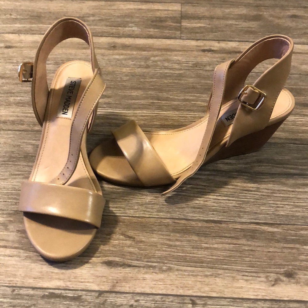 Size 6 wedge sandals Steve Madden